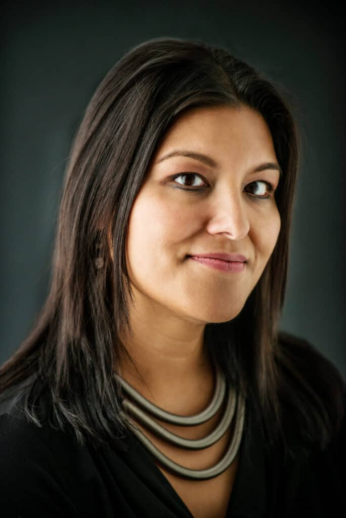 مساعدة الناس في الحصول على لقاح كورونا