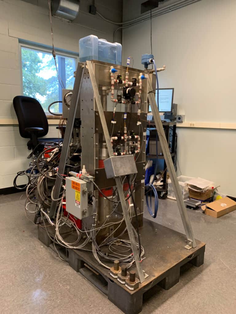 نموذج أولي لجهاز تبريد تم تطويره بواسطة مجموعة إيشيرو تيكوشي البحثية